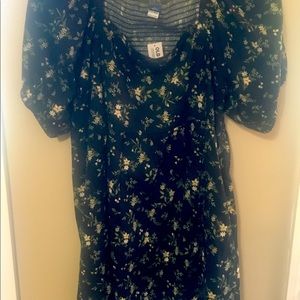 NWT Dark Navy/Black Old Navy Summer Dress. Floral , flirty, and fun!